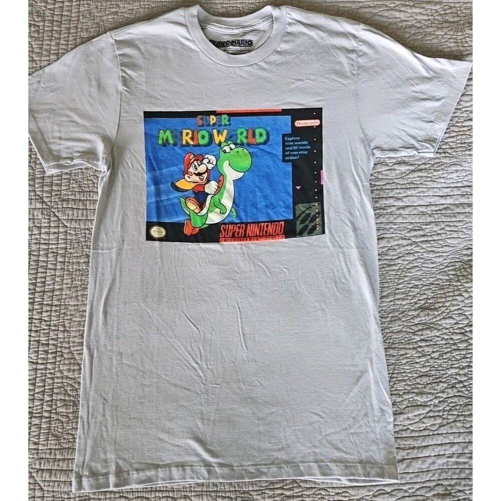 Super Mario World SNES Graphic T-shirt Small Gray Nintendo Think Geek
